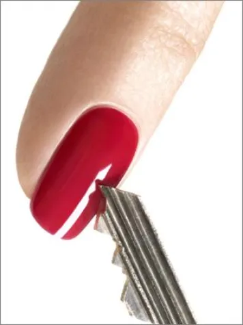 Shellac kombiniert die besten Eigenschaften von Nagellack mit den Vorzügen eines UV Gels Bild: Shellac kombiniert die besten Eigenschaften von Nagellack mit den Vorzügen eines UV Gels