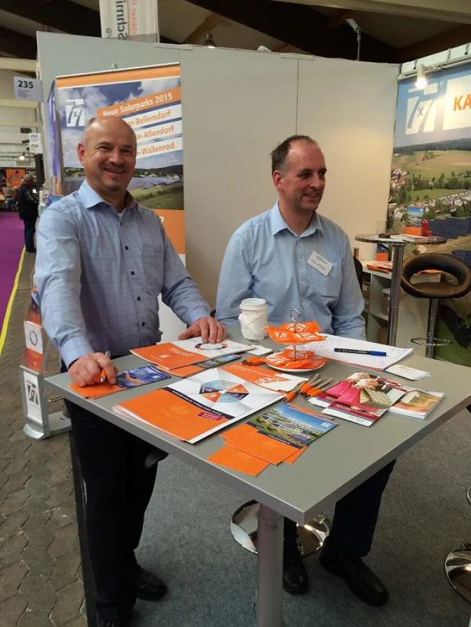 Die Berater der 7x7finanz zogen eine positive Messebilanz: Michael Siegert (l.) und Helge von Hagen.