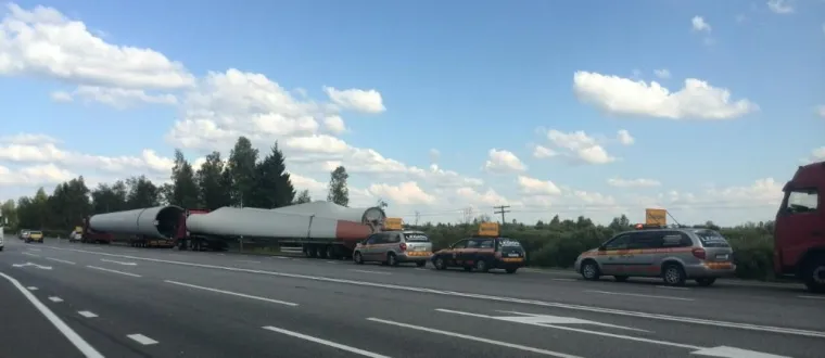 Bild: Spezialtransport bringt frischen Wind nach Kasachstan