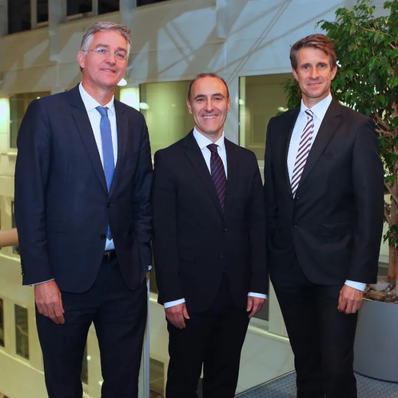Von links: Martin Seeger, Prof. Dr. Adriano Freire und Stefan Quandt auf der Vortragsveranstaltung.