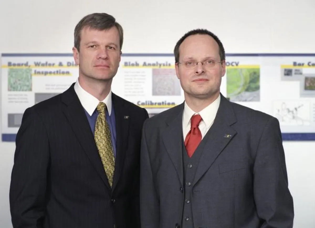 Die Geschäftsführer der MVTec Software GmbH, Dr. Wolfgang Eckstein (links) und Dr. Olaf Munkelt (rechts)
