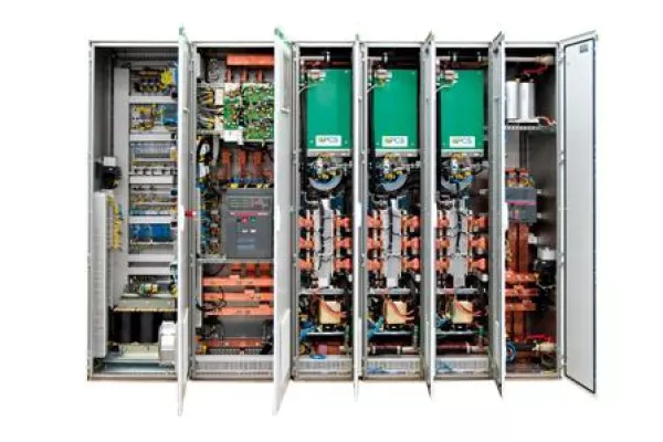 Bild: LVRT: Konstante Spannung und stabiler Output beim Netzeinbruch