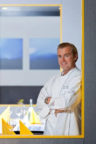 Oliver Barda ist Küchendirektor im andel’s Hotel Berlin Bild: Oliver Barda ist Küchendirektor im andel’s Hotel Berlin
