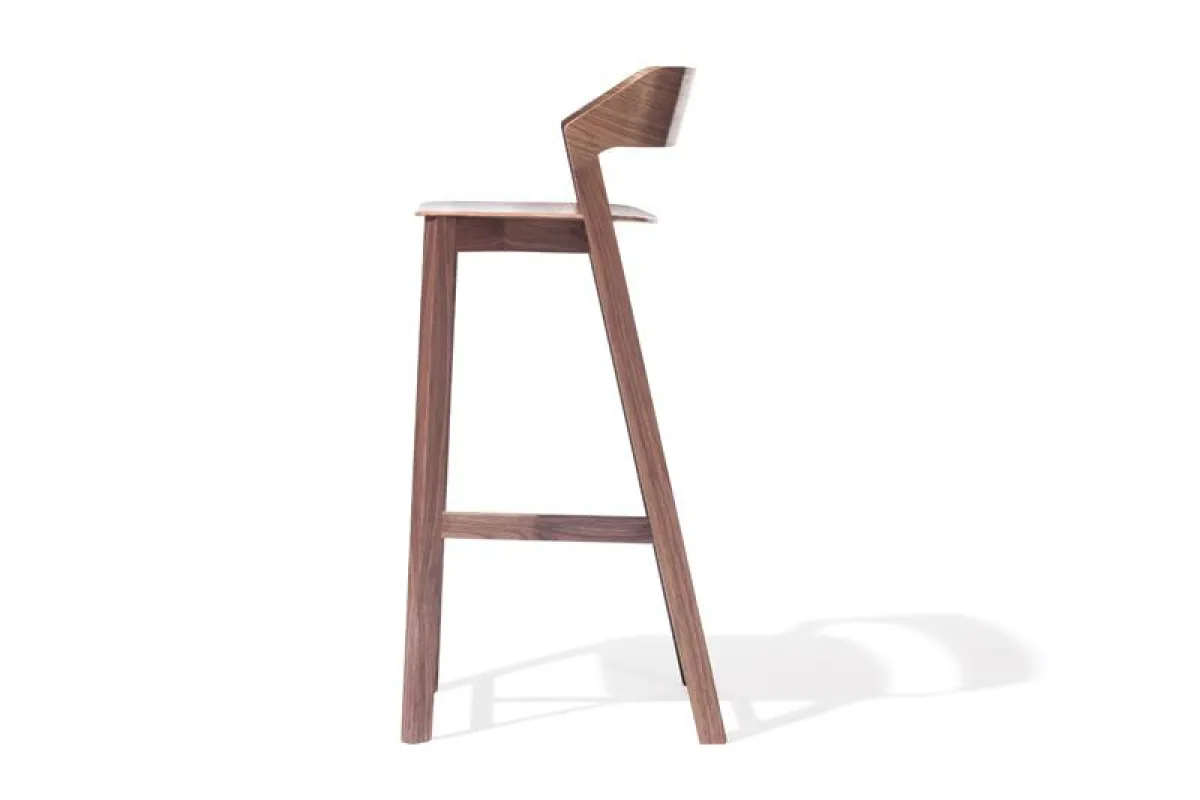 Der Barhocker Merano von TON Bild: TON