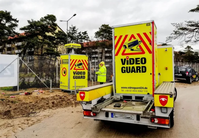 Bild: Kameras sichern Campus-Bau