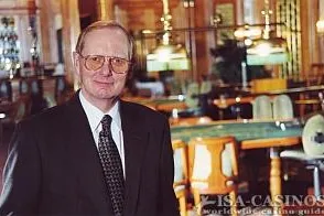 Bild: ISA-CASINOS gratuliert Klaus Gülker, Geschäftsführer der Spielbank Wiesbaden GmbH & Co. KG, zu seinem 65.Geburtstag