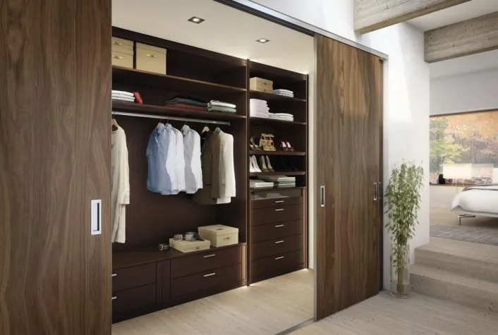 Bild: MULTI-FORMA II – individuelle Kleiderschranklösungen und Raumsystem