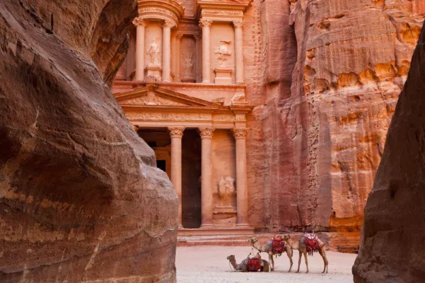 Bild: Mit Königin Rania und Google die Felsenstadt Petra entdecken