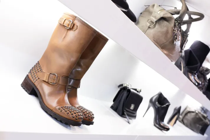 Bild: Stylische und qualitativ hochwertige Damenschuhe Gr 43 bei schuhplus