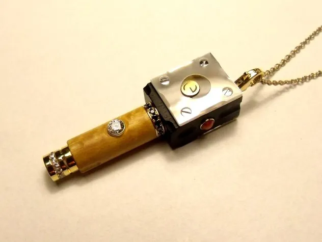 Bild: Eluxio - Exklusiver Schmucktaschenlampen