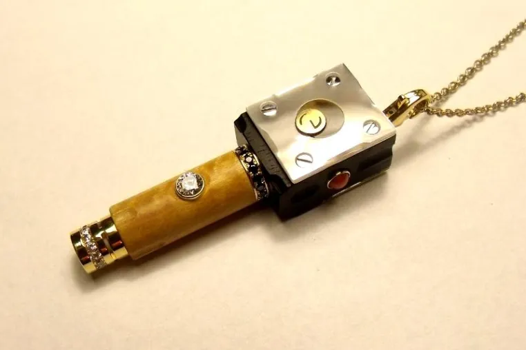 Eluxio - Exklusiver Schmucktaschenlampen Bild: Eluxio - Exklusiver Schmucktaschenlampen
