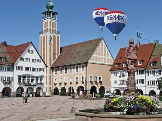 Bild: RE/MAX Immobilien ein Jahr in Freudenstadt