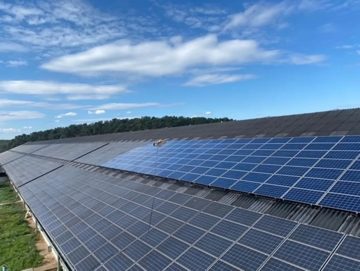 Photovoltaik Reinigung Landwirtschaft (© PV+Solarreinigung GmbH)