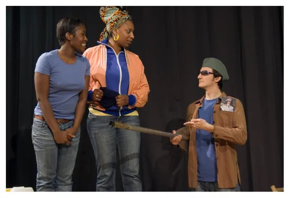 SOS for Human Rights: Kampagne für Menschenrechte und mobiles Theaterstück Bild: SOS for Human Rights: Kampagne für Menschenrechte und mobiles Theaterstück