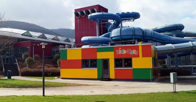 Bild: Kinder erobern neues Kids-Haus im AquaMagis-Resort