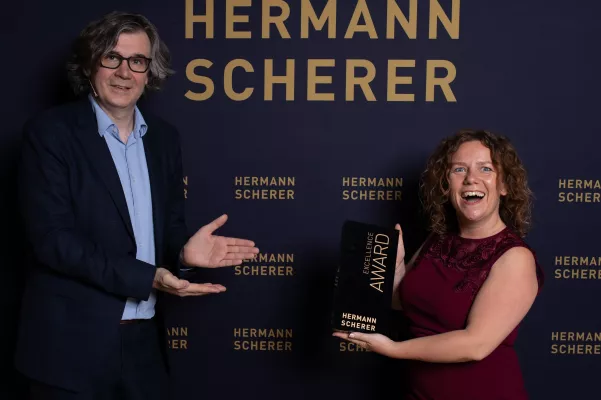 Bild: Mathematikerin berechnet Menschlichkeit / In 4 Minuten den internationalen Speakerslam gerockt
