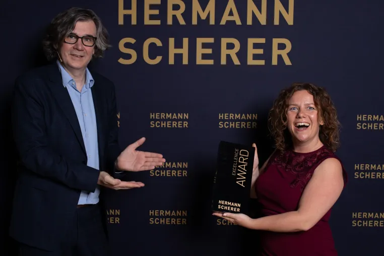Bild: Mathematikerin berechnet Menschlichkeit / In 4 Minuten den internationalen Speakerslam gerockt