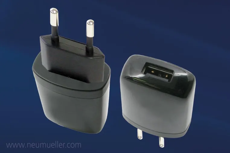 Bild: Level VI konforme Netzgeräte mit integrierter USB-A Buchse