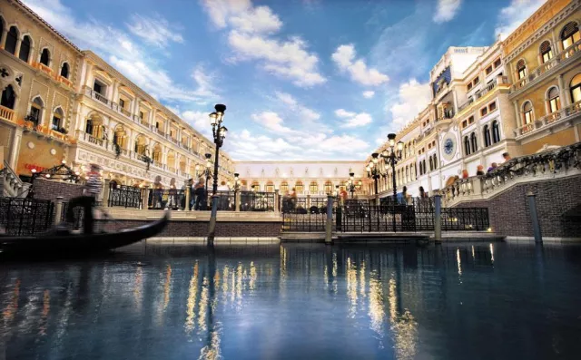 Bild: Besucheransturm auf größten Hotelkomplex in Asien - Das Venetian in Macau ist Publikumsmagnet Nr. 1