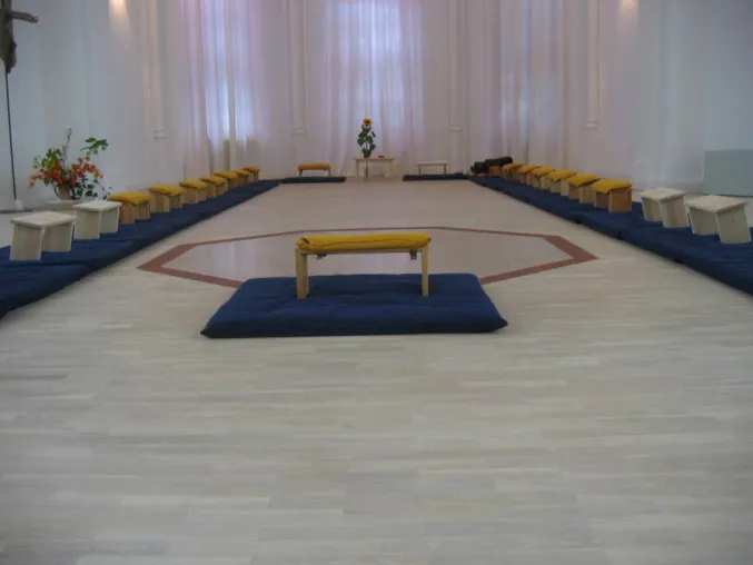 Bild: Zen für Führungskräfte in der Kirche der Stille – wöchentlicher Meditationsabend in Hamburg