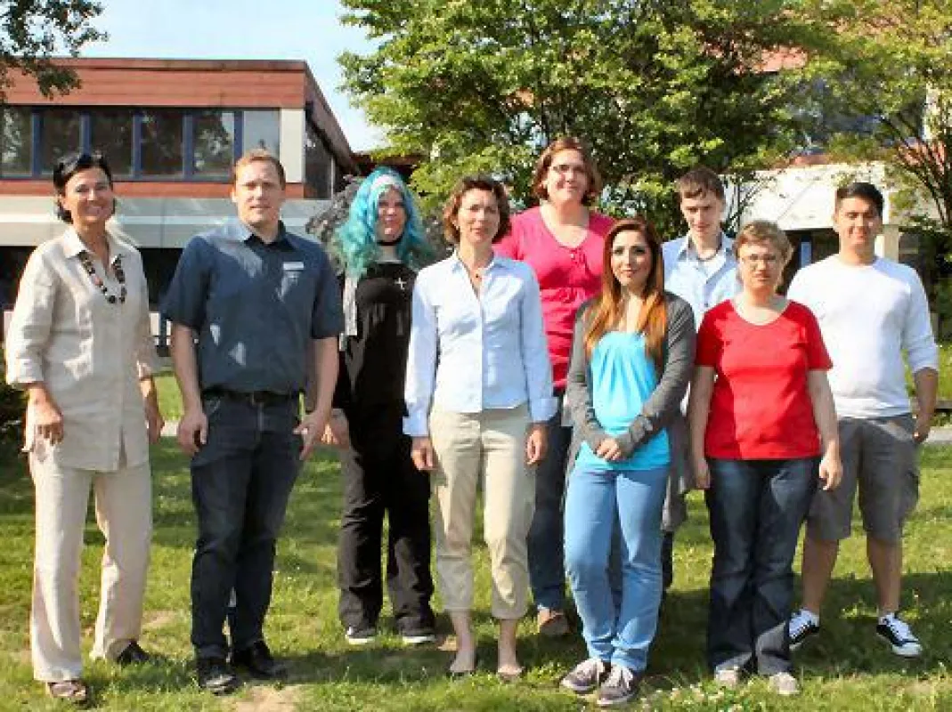 Arbeitssuchende junge Erwachsene qualifizierten sich im Kurs