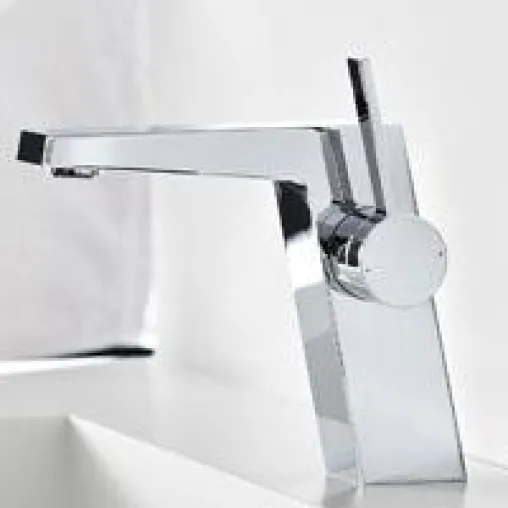 Bild: Konsequent architektonisch: die neue HANSALOFT Armaturenserie