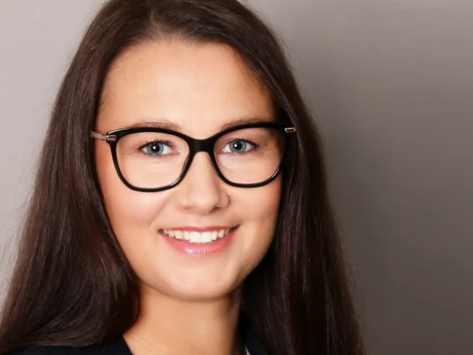 Bild: Carina Holzmann über die Bedeutung des internen Wissensmanagements