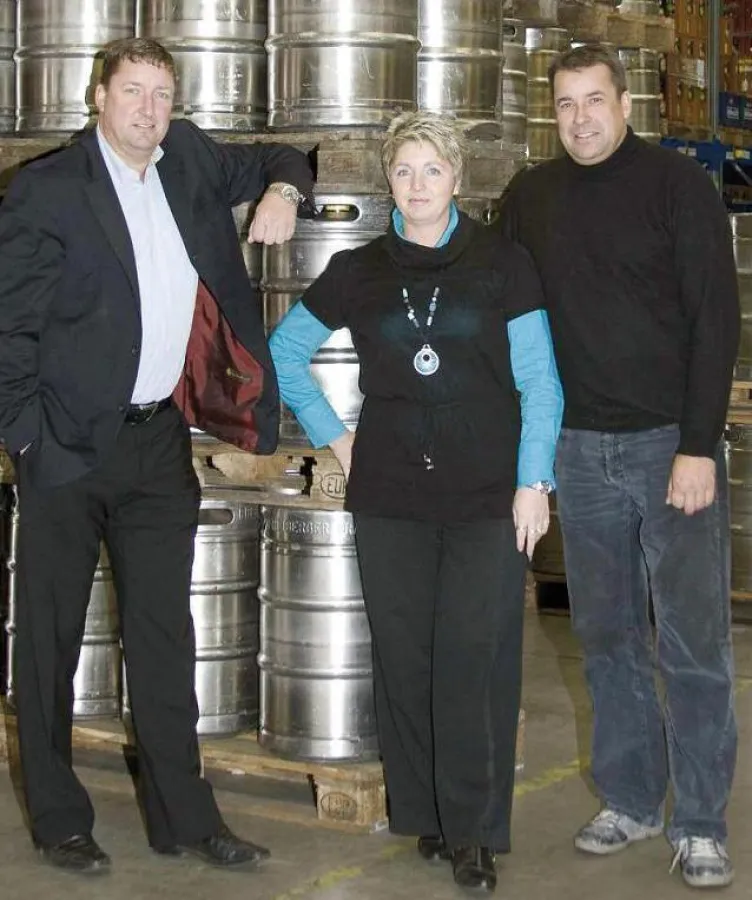 Die Flack & Schwier Geschäftsführung hat sich für die NGV entschieden. V.l.n.r. Uwe Zach, Birgit Zach, Olaf Zach