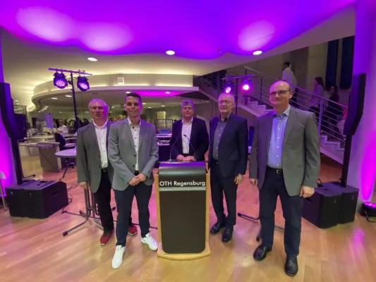Bild: M. Eng. Sebastian Griesbeck erhielt an der OTH Regensburg den IfKom-Preis 2023 