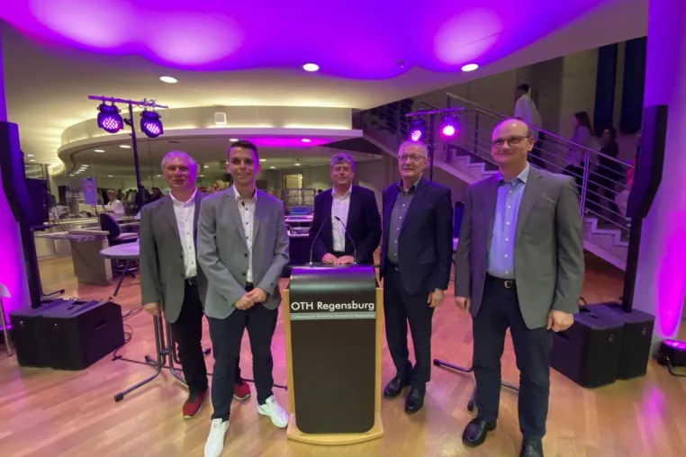 Bild: M. Eng. Sebastian Griesbeck erhielt an der OTH Regensburg den IfKom-Preis 2023 