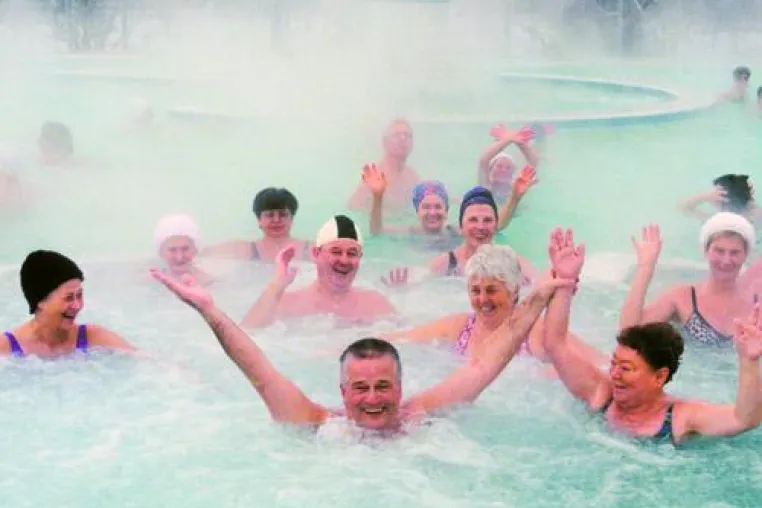 Seniorenparadies Bad Füssing - Der zweite Frühling zwischen den Thermen boomt Bild: Seniorenparadies Bad Füssing - Der zweite Frühling zwischen den Thermen boomt