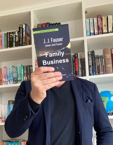 Bild: Thriller-Autor J. J. Fauser („Family Business“) spendet seine kompletten Jahreseinnahmen