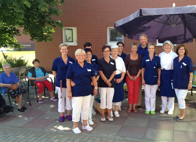 Wohnen-im-Alter.de macht Praktikum im Pflegeheim Bild: Wohnen-im-Alter.de macht Praktikum im Pflegeheim