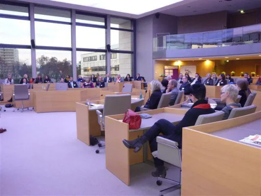 HESSENCAMPUS Mittelhessen führte Fachforum in Koop. mit Stadt Gießen und Bildungswerk HessenMetall durch. Bild: HESSENCAMPUS Mittelhessen führte Fachforum in Koop. mit Stadt Gießen und Bildungswerk HessenMetall durch.