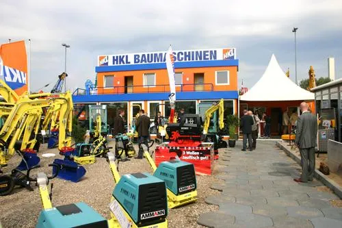 HKL BAUMASCHINEN zeigt viele Produkt-Neuheiten auf der NordBau 2009 (Stand F 1542) Bild: HKL BAUMASCHINEN zeigt viele Produkt-Neuheiten auf der NordBau 2009 (Stand F 1542)