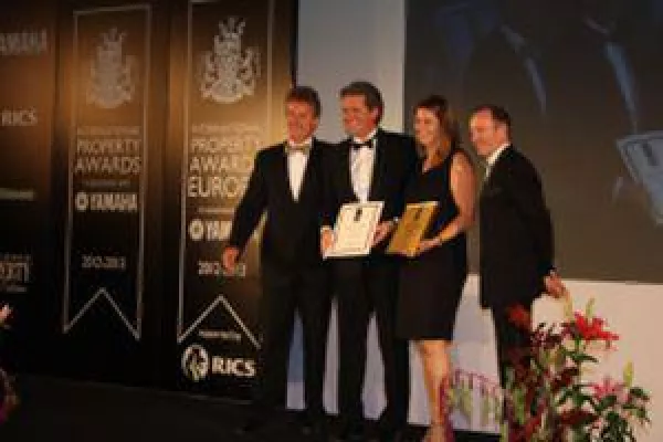 Peters & Peters Sotheby’s International Realty erhält European Property Award 2012 Bild: Peters & Peters Sotheby’s International Realty erhält European Property Award 2012