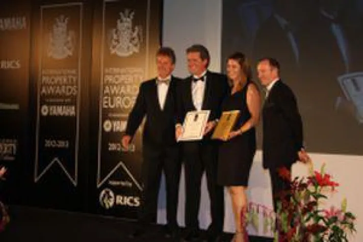 Peters & Peters Sotheby’s International Realty erhält European Property Award 2012 Bild: Peters & Peters Sotheby’s International Realty erhält European Property Award 2012