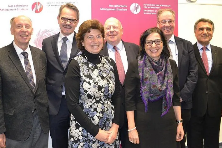 Prof. Dr. Carl H. Esser wird Ehrensenator an Manager-Schmiede - Wolfgang Dittmann mit eindrucksvoller Laudatio Bild: Prof. Dr. Carl H. Esser wird Ehrensenator an Manager-Schmiede - Wolfgang Dittmann mit eindrucksvoller Laudatio