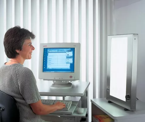 Bild: Neue Studie - Lichttherapie bei Senioren mit Depressionen so wirkungsvoll wie Antidepressiva