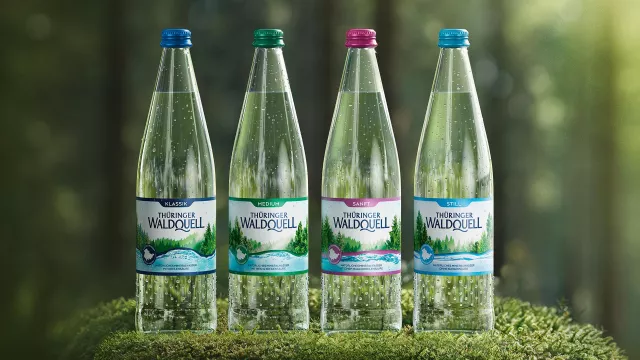 Bild: Thüringer Waldquell zum Saisonstart mit neuer Glasausstattung