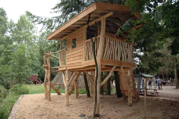 Bild: Sommerferienspaß auf dem Spielplatz des Wildparks Eekholt