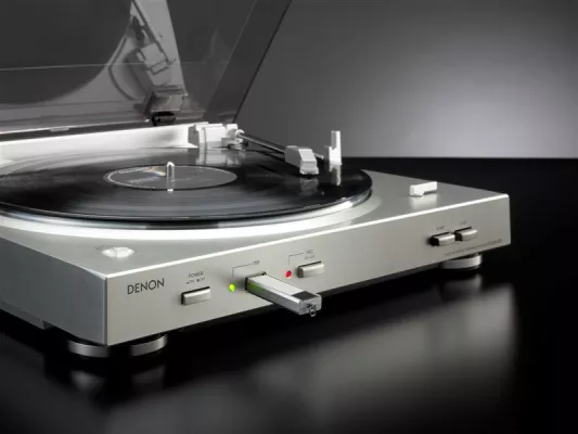 Bild: Vinyl zu MP3 - Neuer DENON DP-200USB mit USB-Anschluss verwandelt Schallplattenaufnahmen in MP3-Dateien