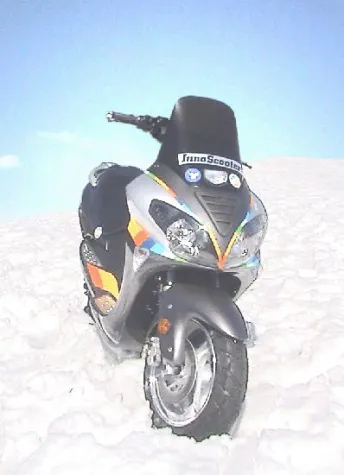 Bild: Neuer elektrischer MaxiScooter gesichtet