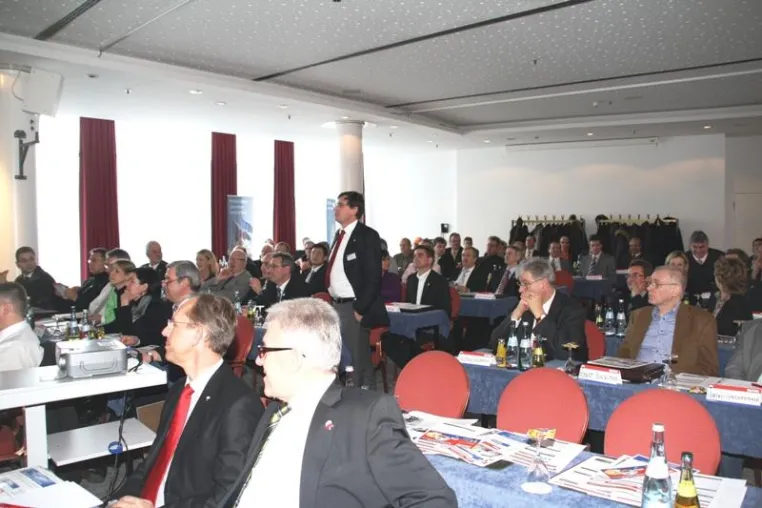 Bild: RE/MAX Deutschland Südwest trifft sich am ersten Broker/Owner Meeting 2010 im SI-Centrum in Stuttgart