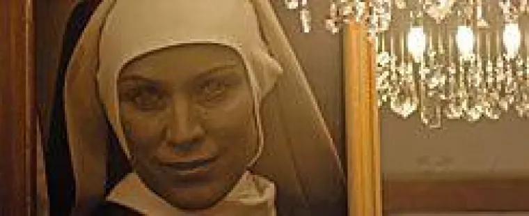 Bild: Wellness mit Edelsteinen & Rezepturen der Hildegard von Bingen im Klosterhotel Marienhöh