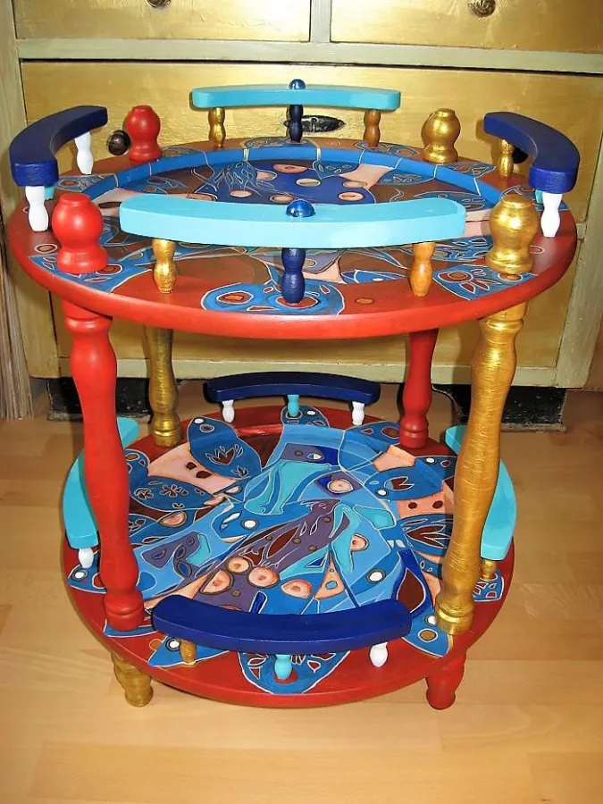 Bemalter Tisch, Motiv