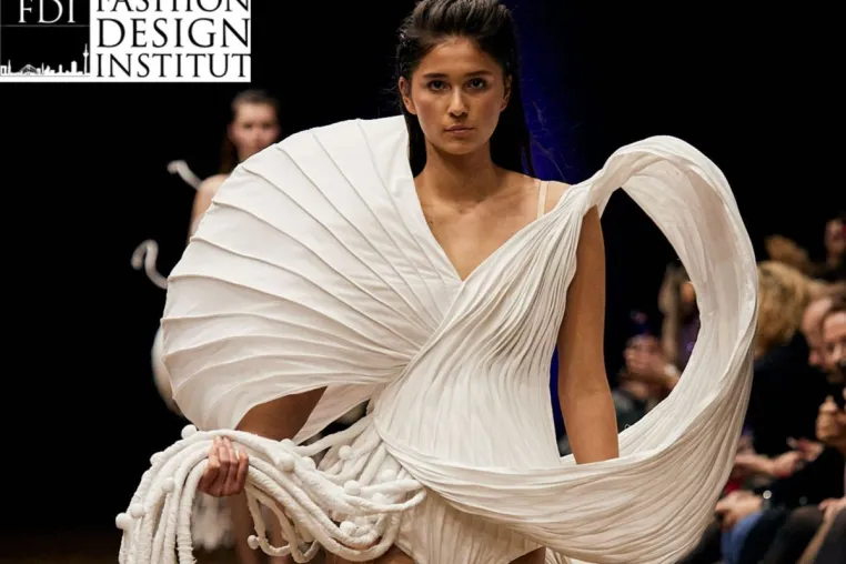 Fashion Design Institut Ausstellung bei der "Nacht der Museen" Bild: Fashion Design Institut Ausstellung bei der "Nacht der Museen"