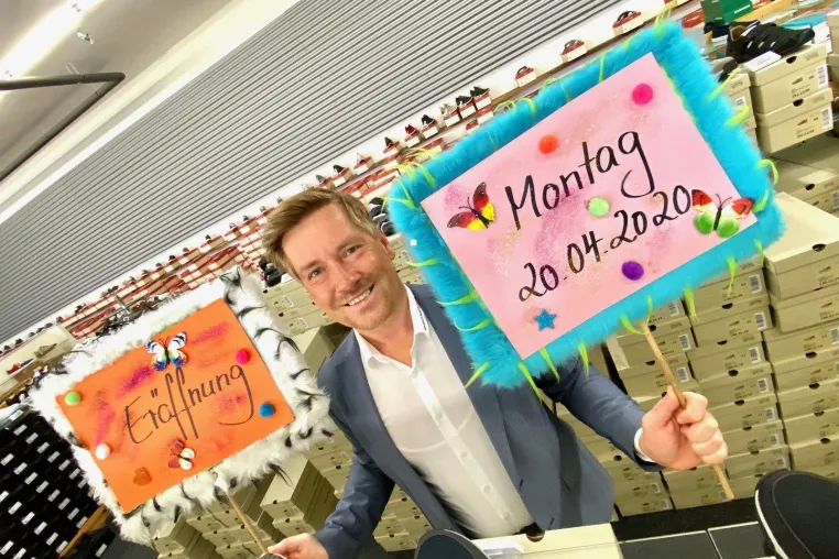 Bild: Countdown läuft - Yeah! Große Schuhe ab Montag 20.04. bei schuhplus in Sedelsberg