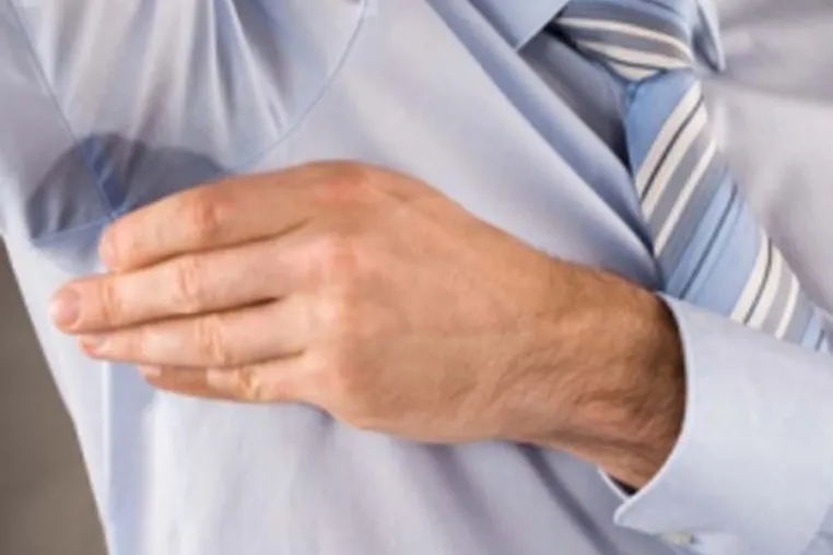Bild: Was tun gegen übermäßiges Schwitzen? (Hyperhidrosis)