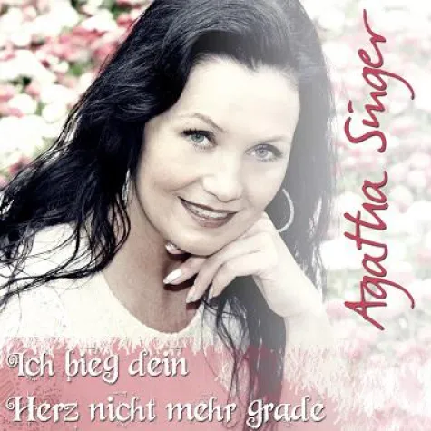 Bild: Agatha Singer hat ein neues Lied - „ICH BIEG DEIN HERZ NICHT MEHR GRADE“